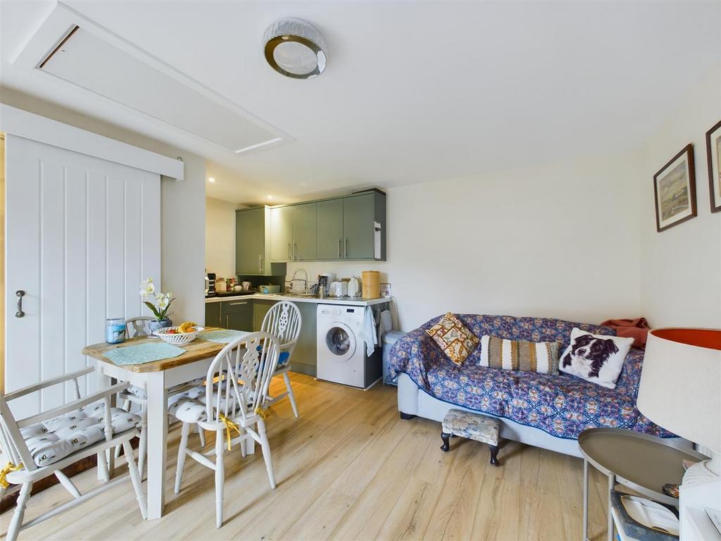 Occasional Room 2