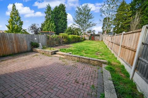 3 bedroom semi-detached house to rent, Newbolds Road, Wolverhampton WV10