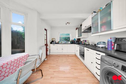 3 bedroom terraced house for sale, Nutfield Road, Leyton E15