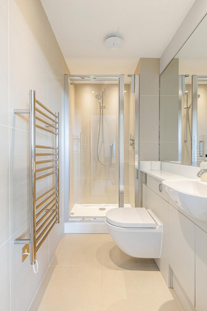 19 En Suite 4 The Manor House, Hillfield - 250912
