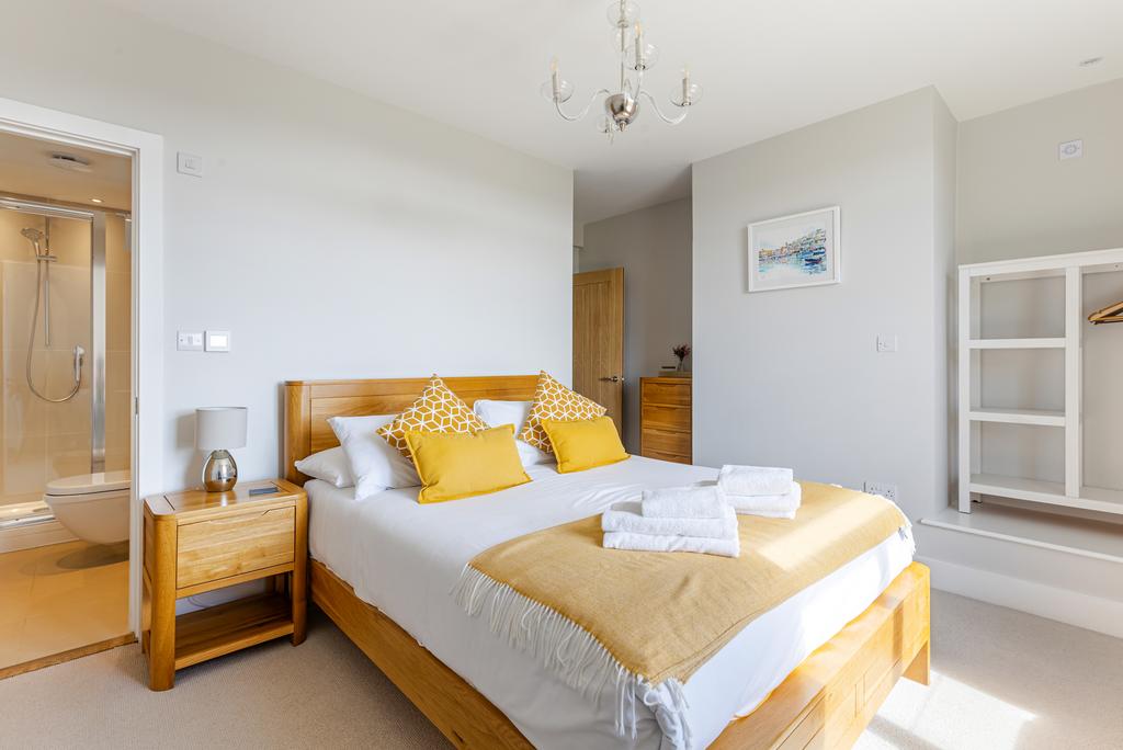 15 Main Bedroom 2 4 The Manor House, Hillfield -