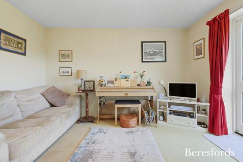 2 bedroom semi-detached house for sale, Wendover Gardens, Brentwood, CM13