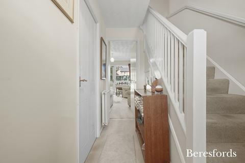 2 bedroom semi-detached house for sale, Wendover Gardens, Brentwood, CM13