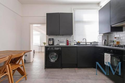2 bedroom flat for sale, London SE23