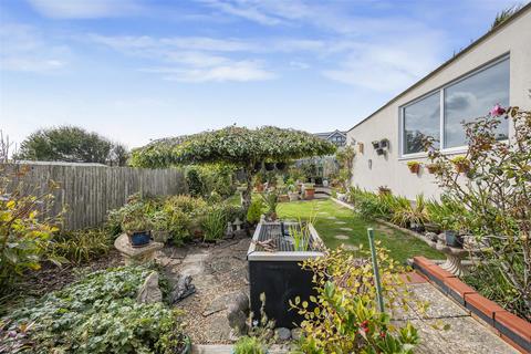 38 Highview Road, Telscombe Cliffs, Peacehaven, BN10 7AZ