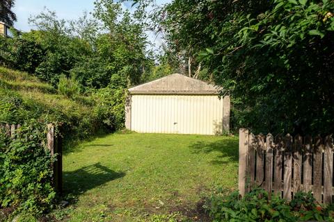 undefined, Milner Road, Caterham CR3