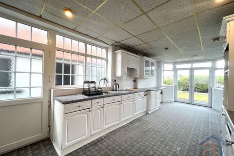 4 bedroom detached house for sale, Roe Lane, Southport, PR9 7HR