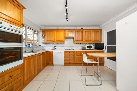 28 Medina Avenue, Esher, KT10 9TH