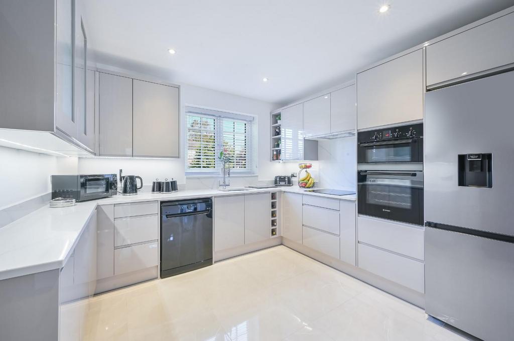 NUTCROFT GROVE, (4).jpg