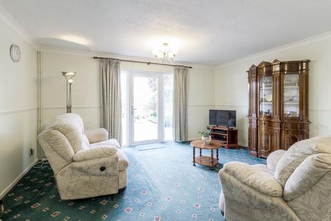 undefined, Lewis Close, Newport Pagnell MK16