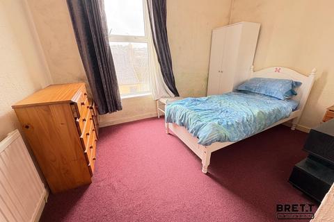 undefined, Flat 7 Edinburgh House, 95 Queen Street, Pembroke Dock, Pembrokeshire. SA72 6JE