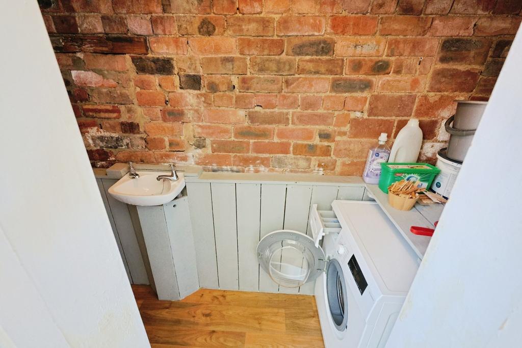 Pbox-utility room-338732.JPG