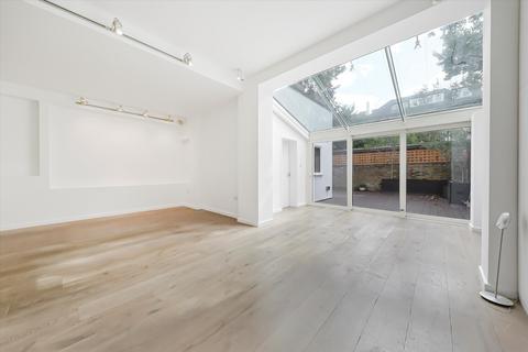 Howitt Road, London, NW3