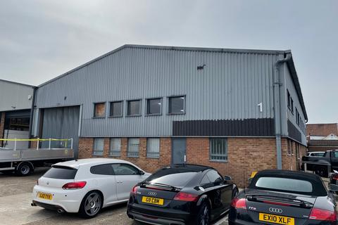 Warehouse to rent, Clivemont Rd Maidenhead SL6 7BU