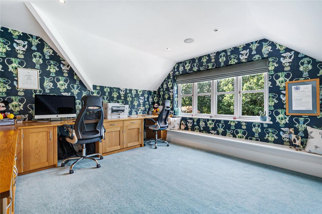 Bedroom 5/Study