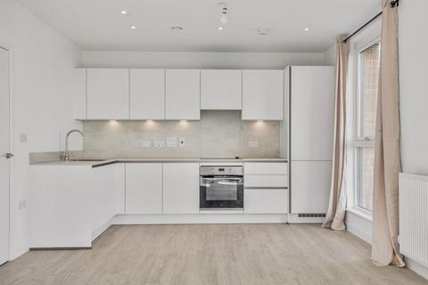 2 bedroom flat to rent, Farine Avenue, London UB3