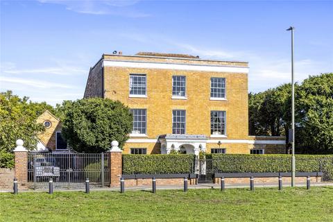 undefined, Russell Road, Shepperton, Surrey, TW17