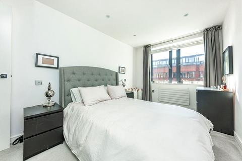 undefined, London Road, Twickenham TW1