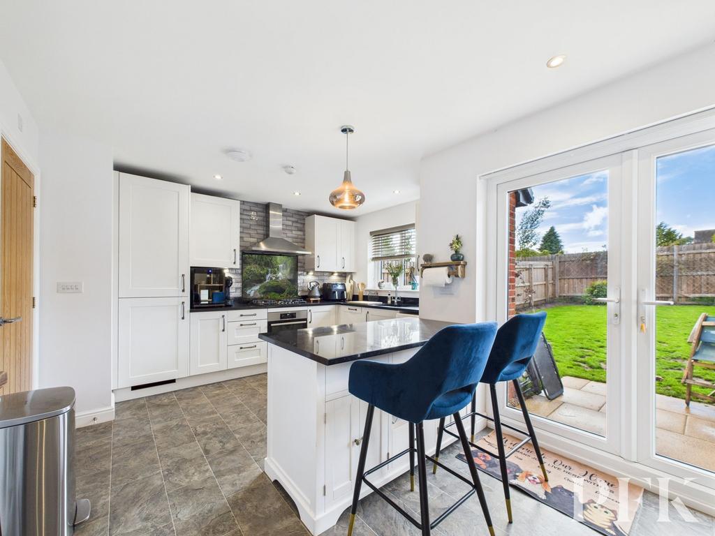Dining to Kitchen
