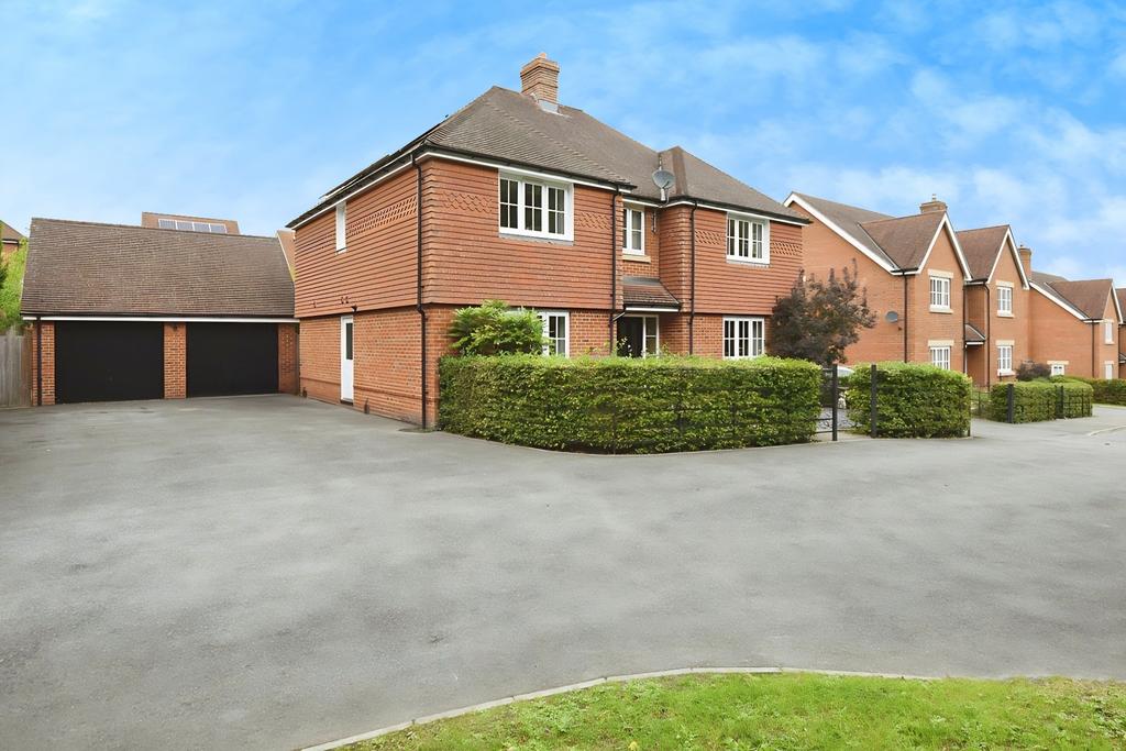 Front Aspect &amp; Double Garage