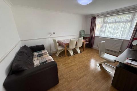 2 bedroom maisonette for sale, Peninsular Close, Bedfont