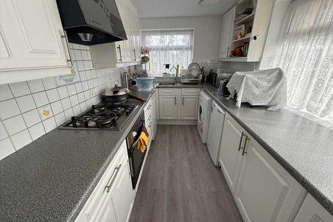 2 bedroom maisonette for sale, Peninsular Close, Bedfont