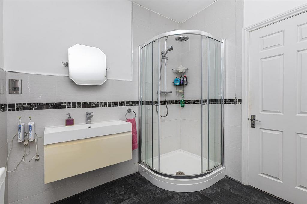 En Suite Bathroom