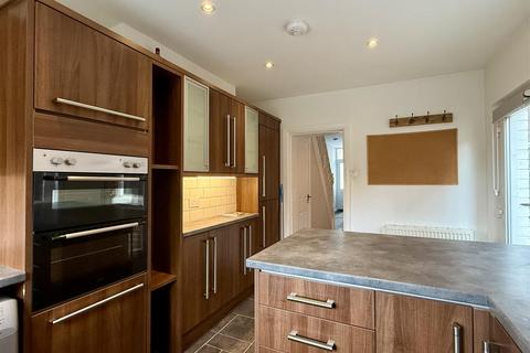 3 bedroom terraced house to rent, Breinton Road, Hereford