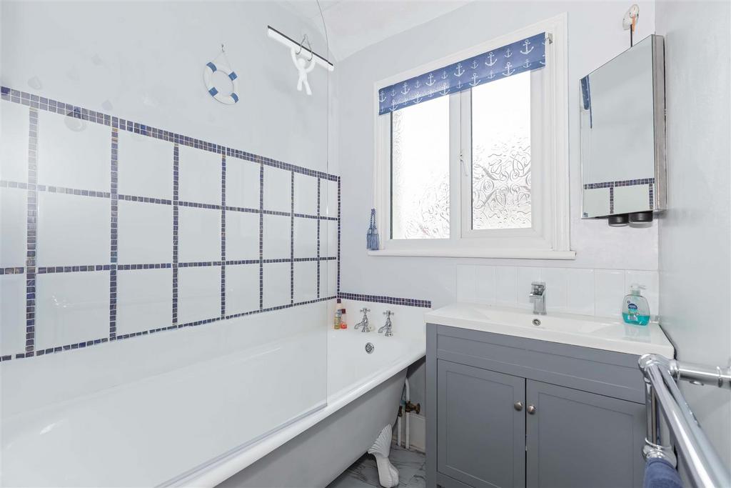 For Sale by Aspire Residential   Reigate Road