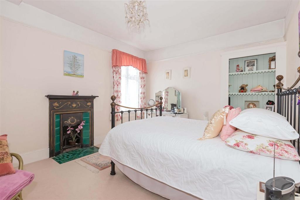 For Sale by Aspire Residential   Reigate Road