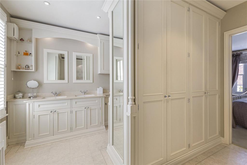 En Suite Bathroom