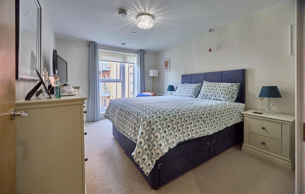 Main Bedroom L Shaped