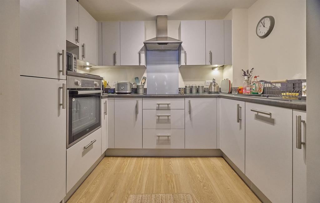 Open Plan Fitted Kitchen