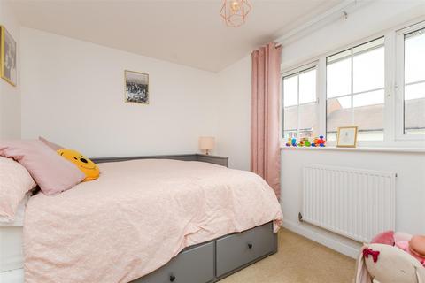 22 Laurence Rise, Dartford, DA2 6FX