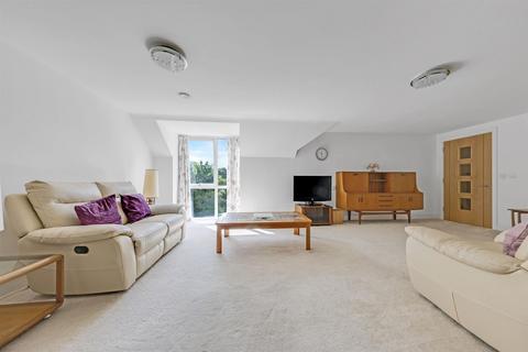 2 bedroom apartment for sale, London Road, Guildford, Surrey, GU1 1FF