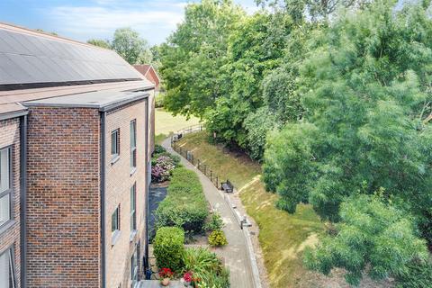 2 bedroom apartment for sale, London Road, Guildford, Surrey, GU1 1FF