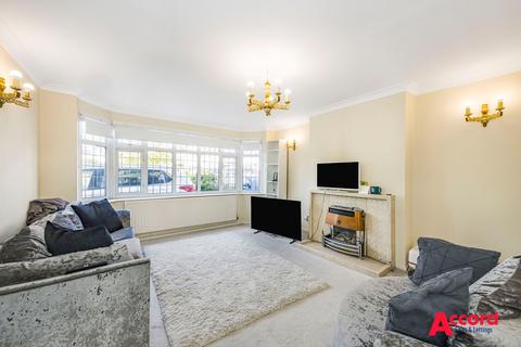 3 bedroom semi-detached house for sale, Don Way, Romford, RM1
