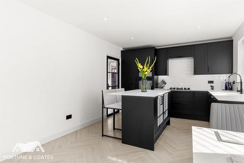 6 bedroom detached house for sale, Chelsea Gardens, Harlow