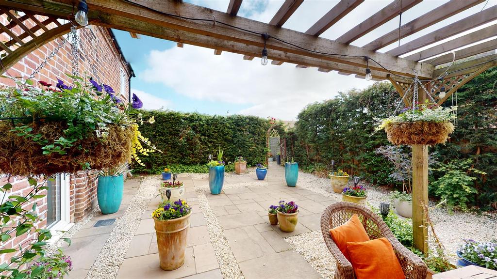 The Buttey, Hatton Barns Rear Courtyard Garden 202
