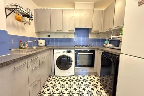 1 bedroom flat for sale, Axon Place, Ilford