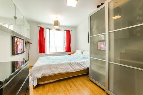 2 bedroom flat for sale, Granite Apartments, Stratford, London, E15
