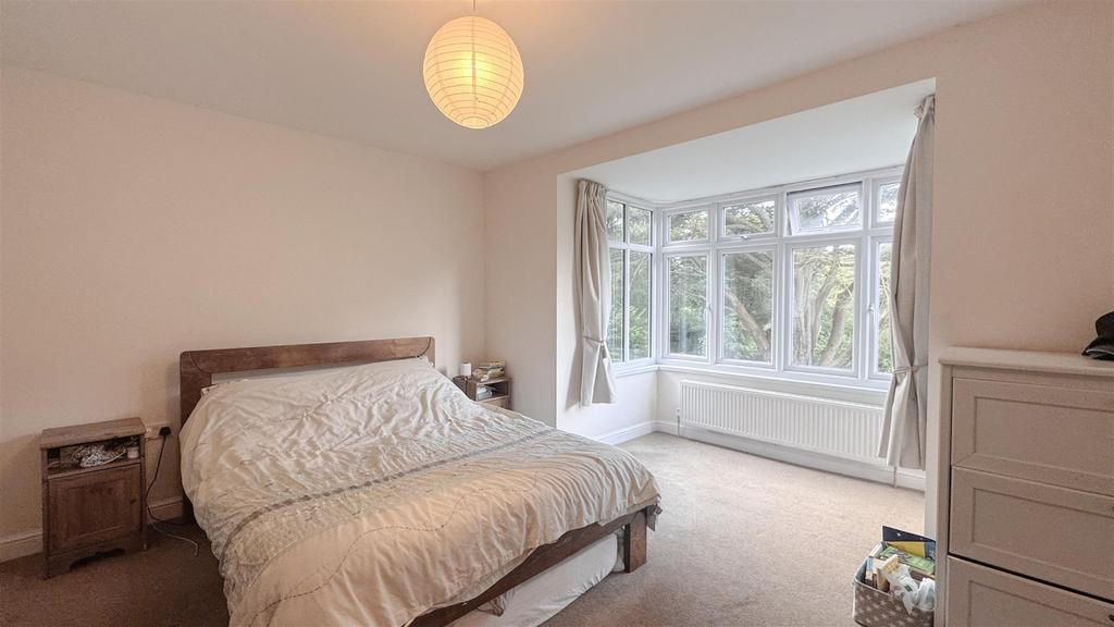 Bedroom 1 1.jpg