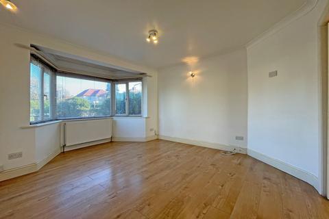 3 bedroom semi-detached house to rent, Kingston Road, Epsom, KT19