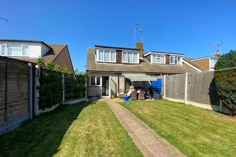 2 bedroom semi-detached house for sale, Meesons Mead, Rochford SS4