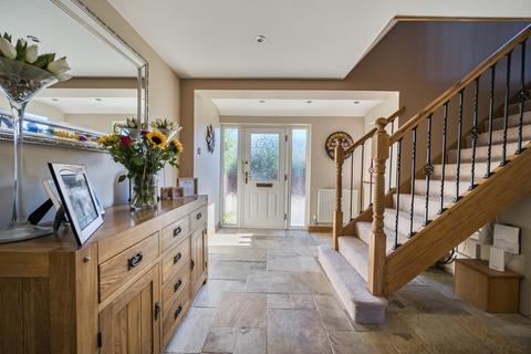 5 bedroom semi-detached house for sale, Chinnor Road, Thame OX9