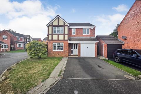 Denne Close, Corby NN18