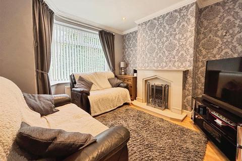 undefined, Leafield Avenue, Bradford BD2