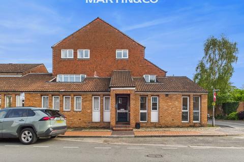 2 bedroom ground floor flat for sale, Rose Street, Wokingham