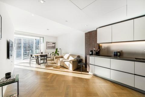 1 bedroom flat for sale, Circus Road West, London SW11