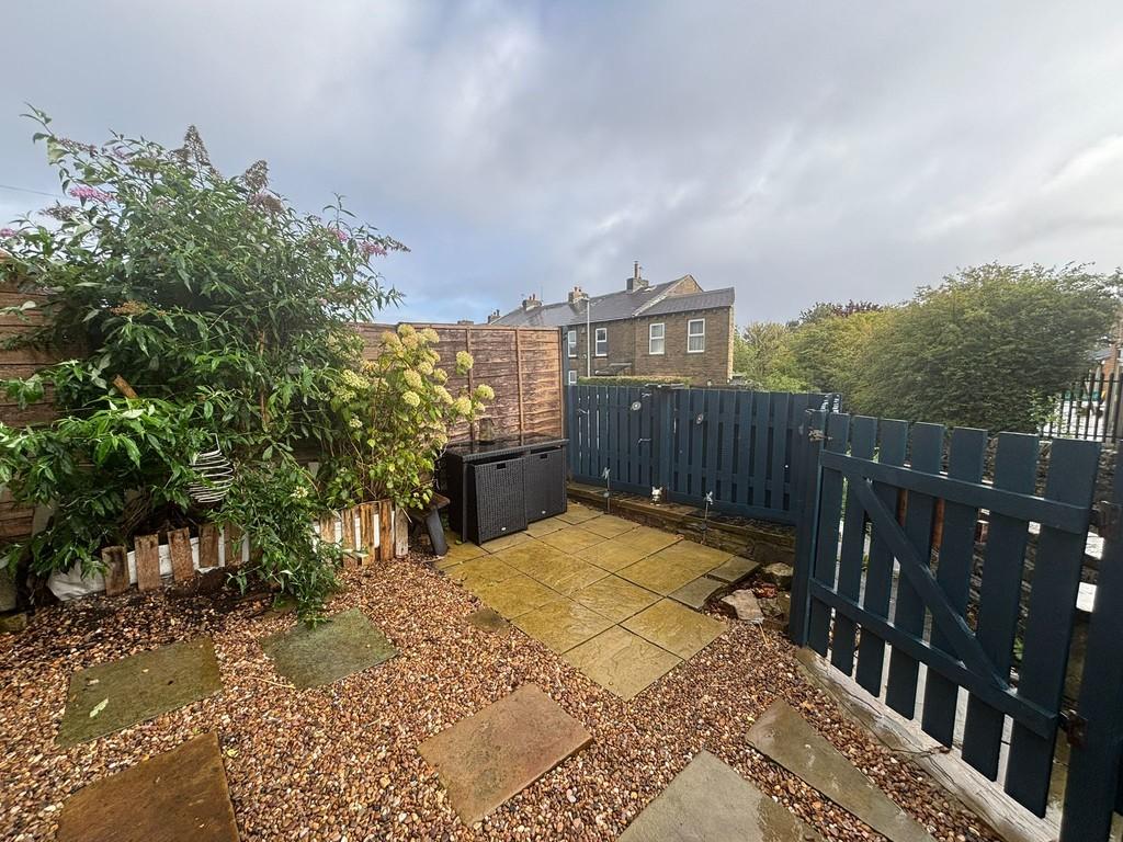 Front garden 1